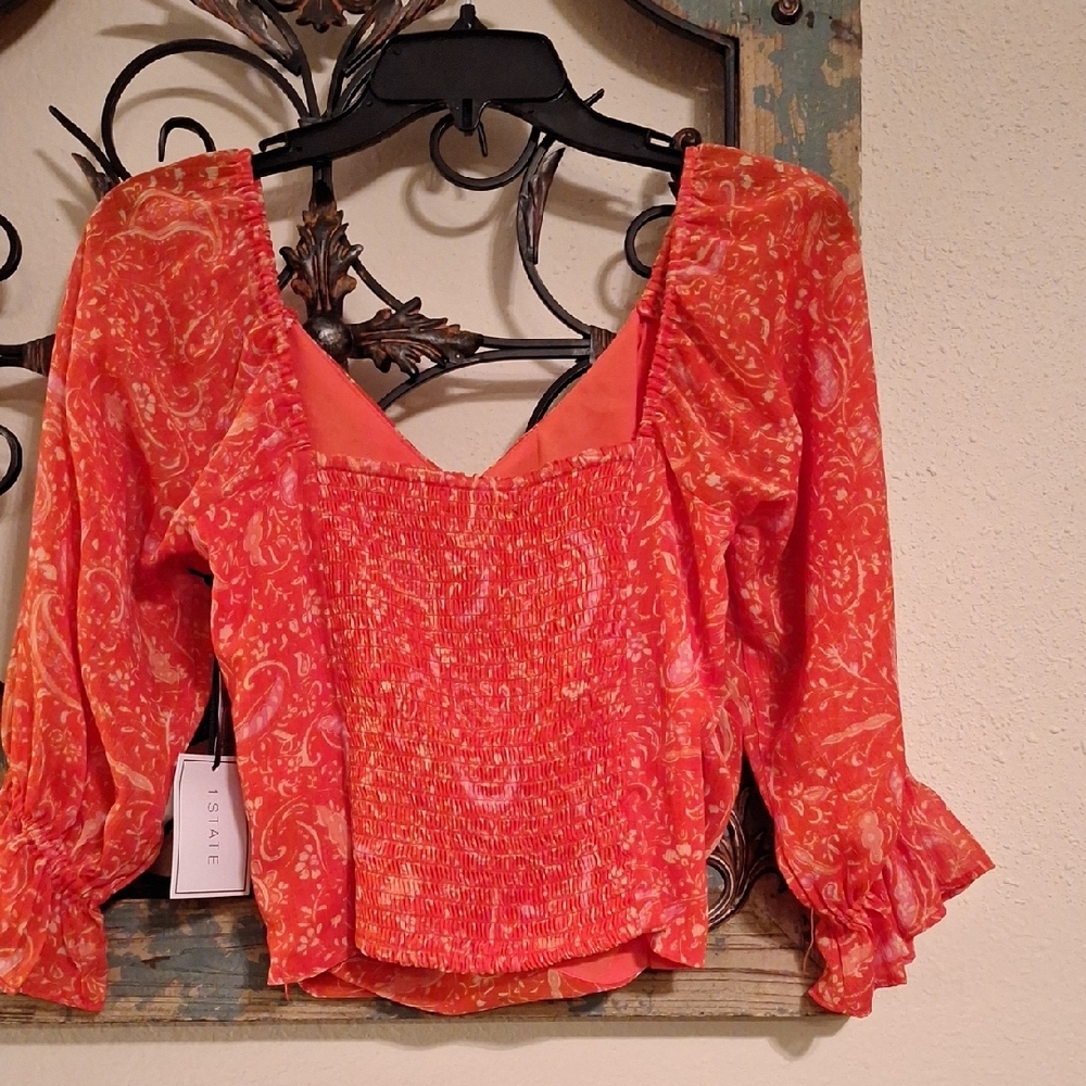 🔥🔥 HOT DEAL Orange  Crop Top Ruched Sleeves side Zip Closure. NWT Size - Picture 13 of 14